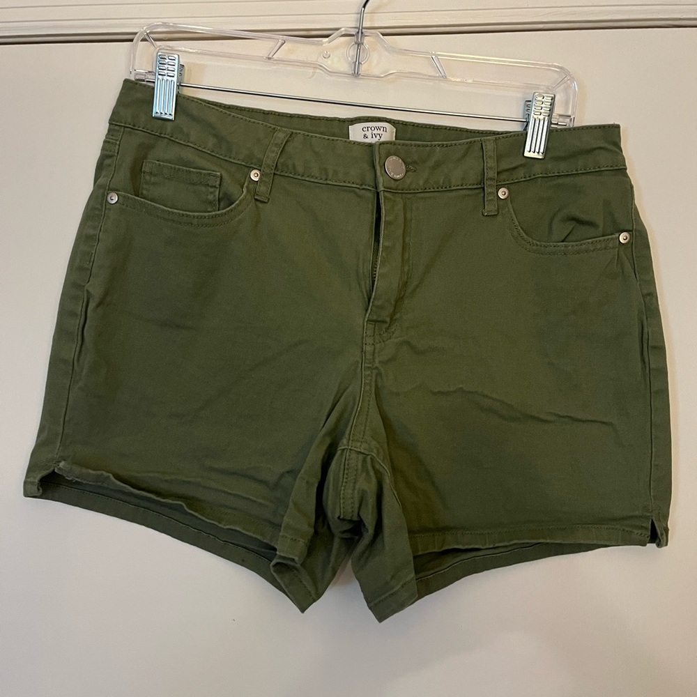 Crown & Ivy Green Women's Shorts